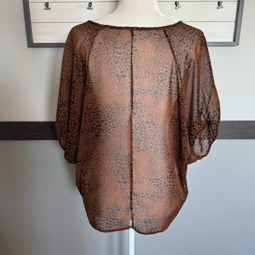 Dolman short sleeve lightweight transparent animal print size Medium - Picture 5 of 10